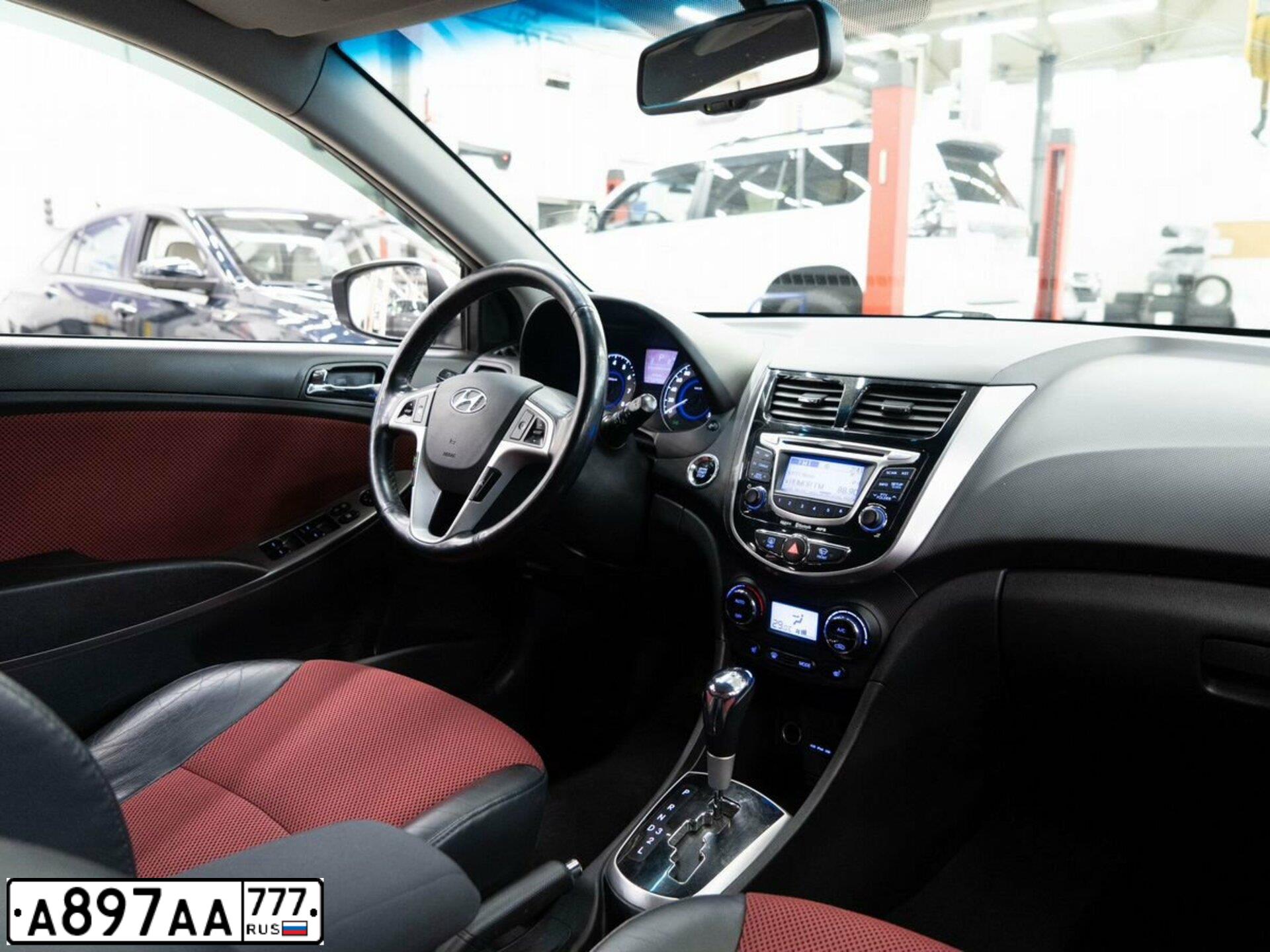 Фото автомобиля HYUNDAI SOLARIS, 2013 — госномер А897АА777. Цвет: ЖЕЛТЫЙ