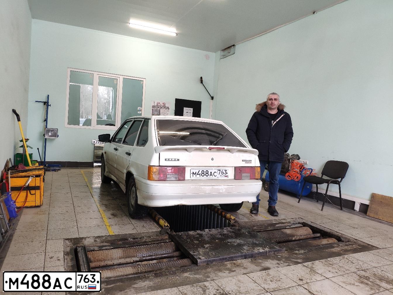 Фото автомобиля LADA 2114 SAMARA, 2011 — госномер М488АС763. Цвет: Белый
