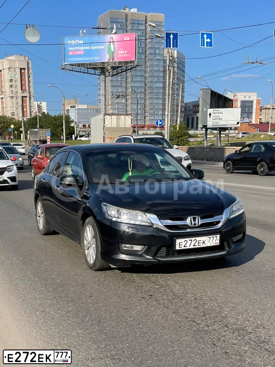 Фото автомобиля HONDA ACCORD, 2013 — госномер Е272ЕК777. Цвет: ЧЕРНЫЙ