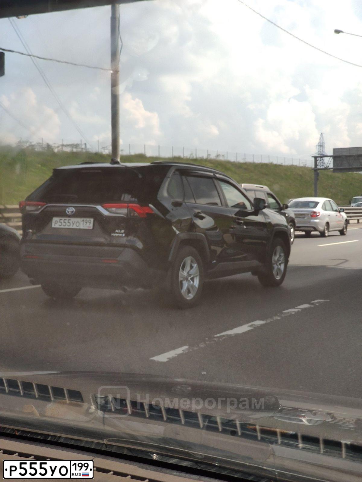 Фото автомобиля MERCEDES E-KLASSE, 2005 — госномер Р555УО199. Цвет: ЧЕРНЫЙ