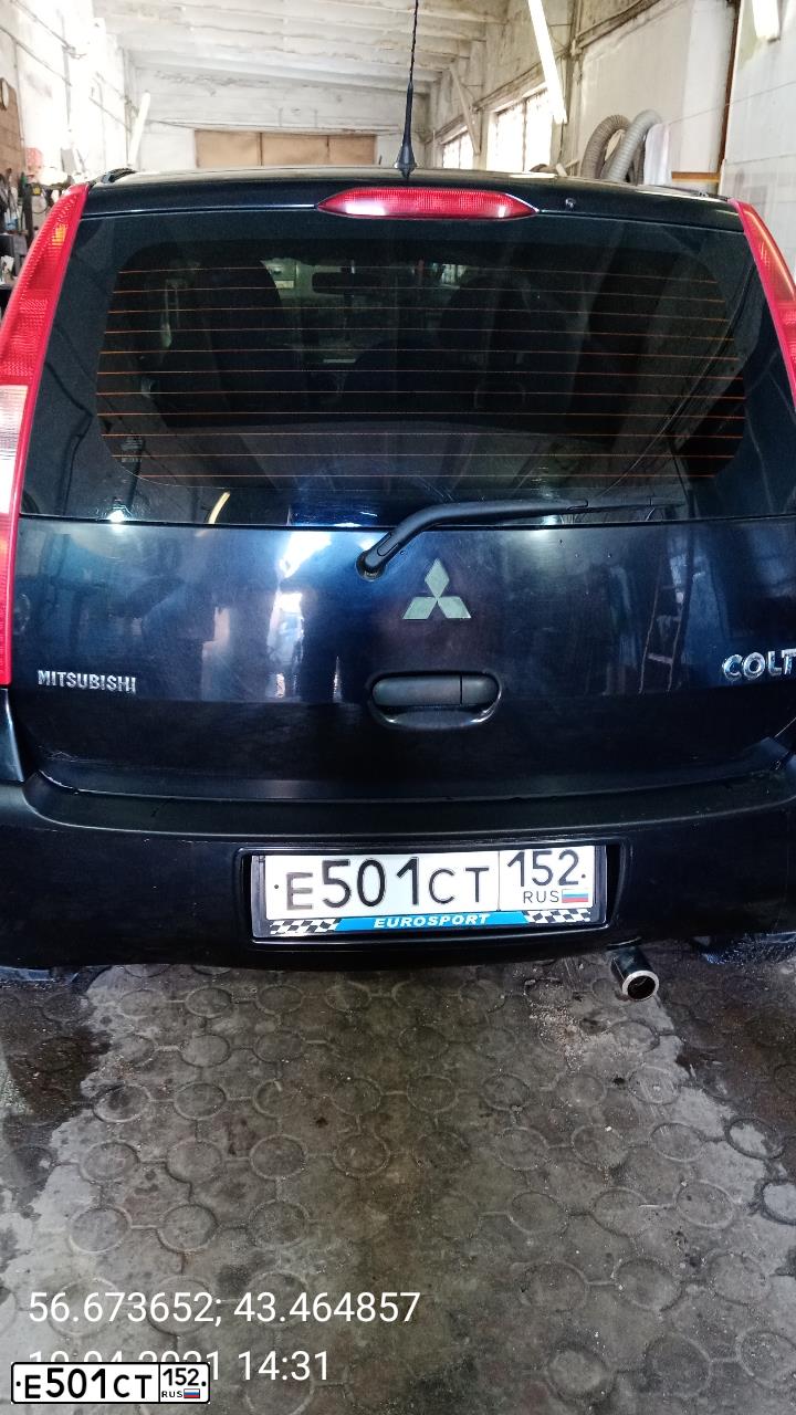 Фото автомобиля MITSUBISHI COLT, 2007 — госномер Е501СТ152. Цвет: ЧЕРНЫЙ