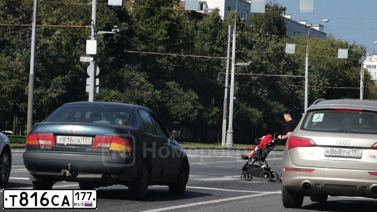 Фото автомобиля TOYOTA CARINA, 1996 — госномер Т816СА177. Цвет: СИНИЙ