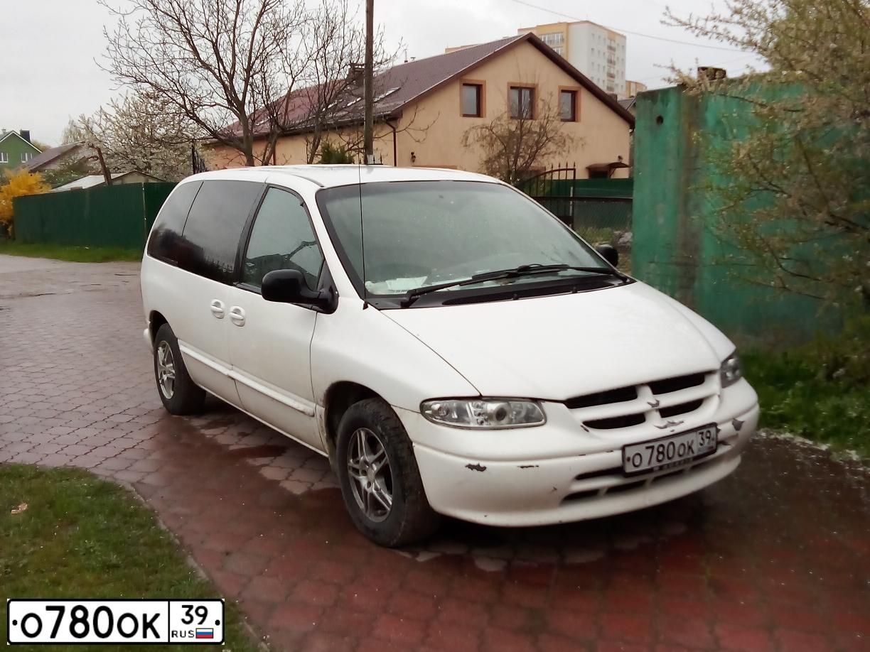 Фото автомобиля CHRYSLER VOYAGER, 2000 — госномер С863ТТ39