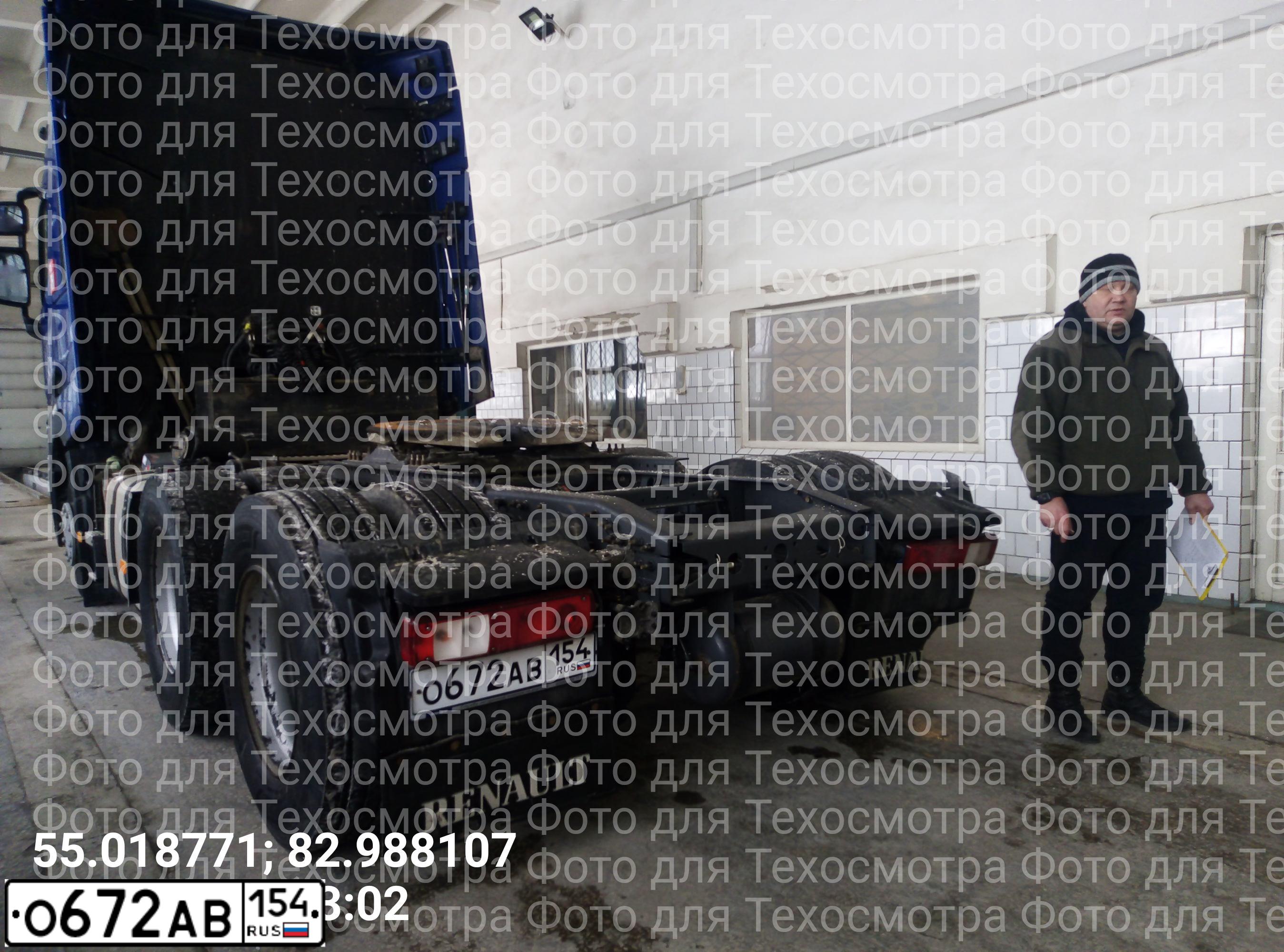 Фото автомобиля RENAULT T-SERIE, 2020 — госномер О672АВ154. Цвет: синий