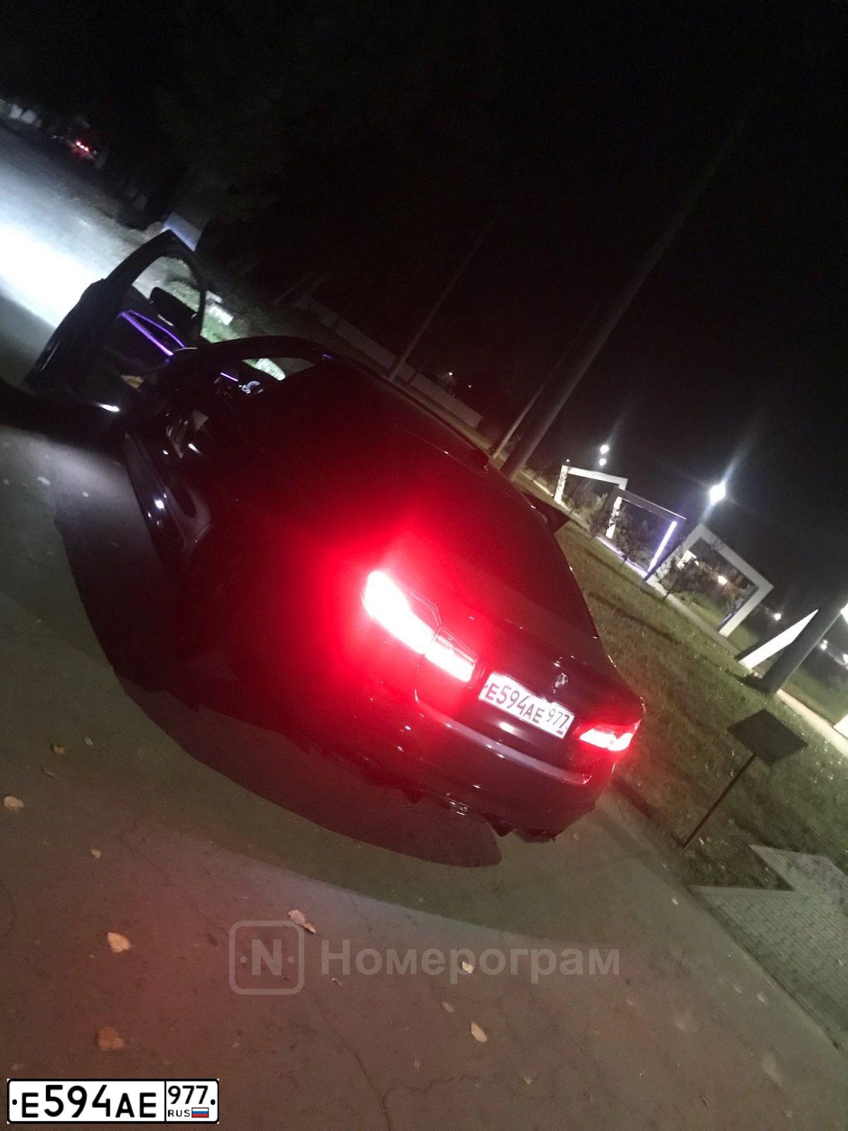 Фото автомобиля БМВ 540D XDRIVE, 2019 — госномер Е594АЕ977. Цвет: ЧЕРНЫЙ