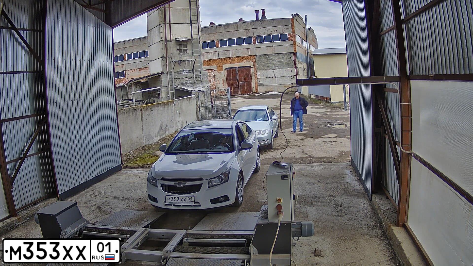 Фото автомобиля CHEVROLET CRUZE, 2012 — госномер М353ХХ01. Цвет: Белый
