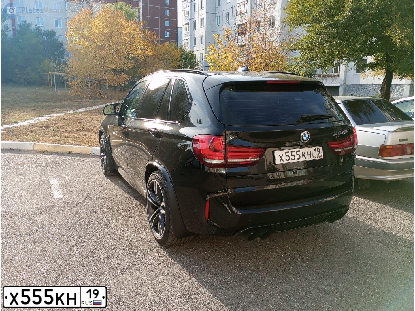 Фото автомобиля LADA 2190 GRANTA, 2012 — госномер Х555КН19. Цвет: Белый