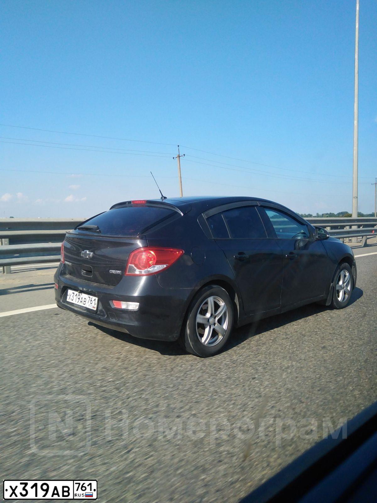 Фото автомобиля CHEVROLET CRUZE, 2014 — госномер Х319АВ761. Цвет: ЧЕРНЫЙ