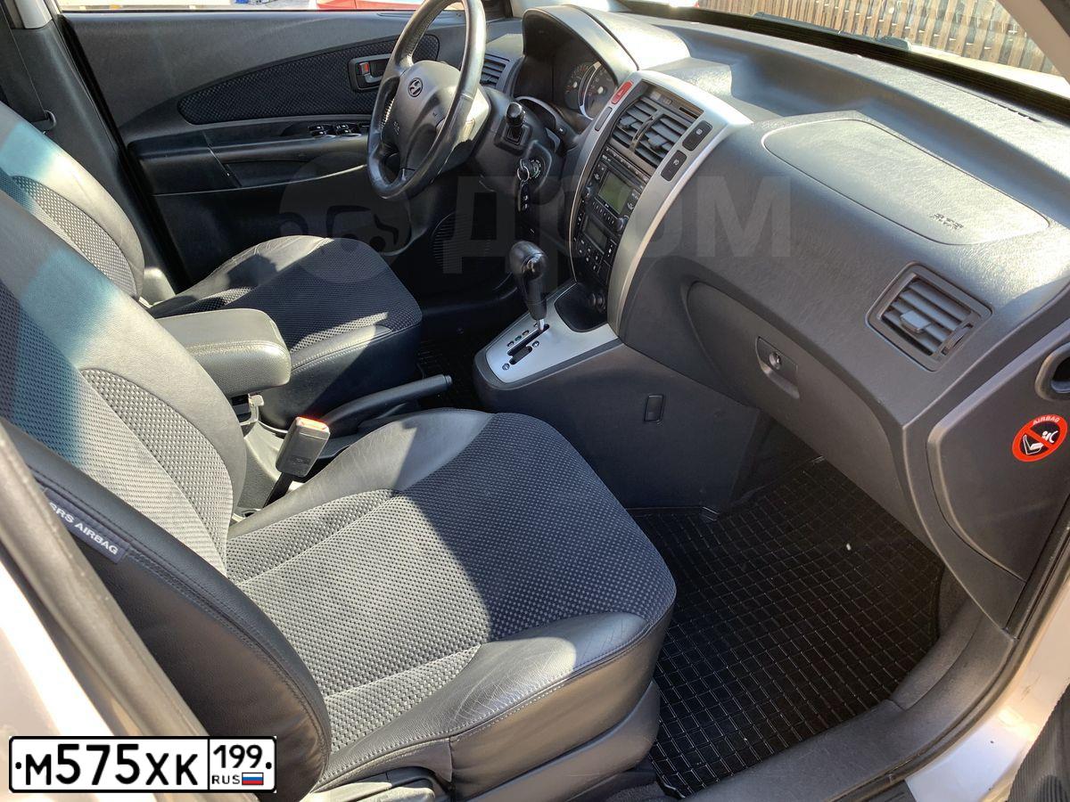 Фото автомобиля HYUNDAI SANTA FE, 2013 — госномер С116ОХ790. Цвет: Красный