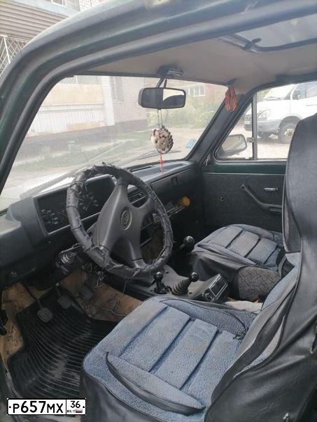 Фото автомобиля LADA 2121 NIVA, 1998 — госномер Р864ХР77. Цвет: ЗЕЛЕНЫЙ