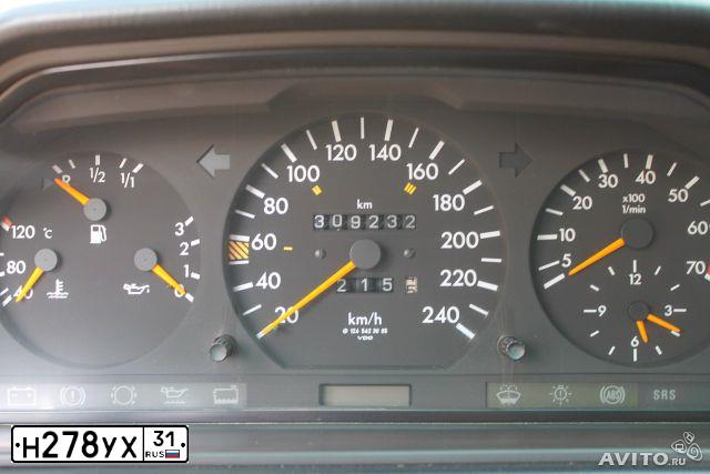 Фото автомобиля MERCEDES E-KLASSE, 1993 — госномер М849РУ32. Цвет: СЕРЫЙ