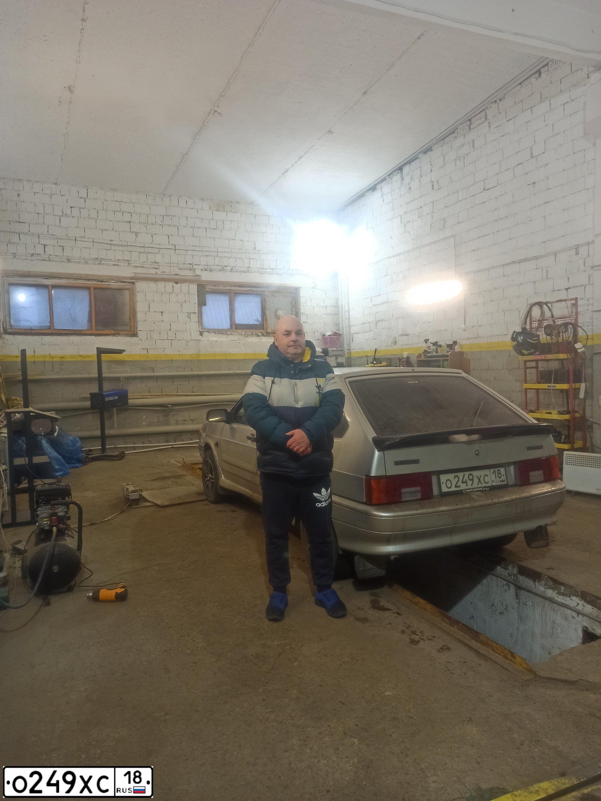 Фото автомобиля LADA 2114 SAMARA, 2012 — госномер О249ХС18. Цвет: СВЕТЛО-СЕРЕБРИСТЫЙ МЕТАЛЛ