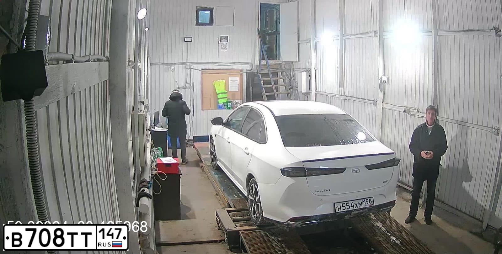 Фото автомобиля OPEL VECTRA, 2006 — госномер В708ТТ147. Цвет: Темно-синий