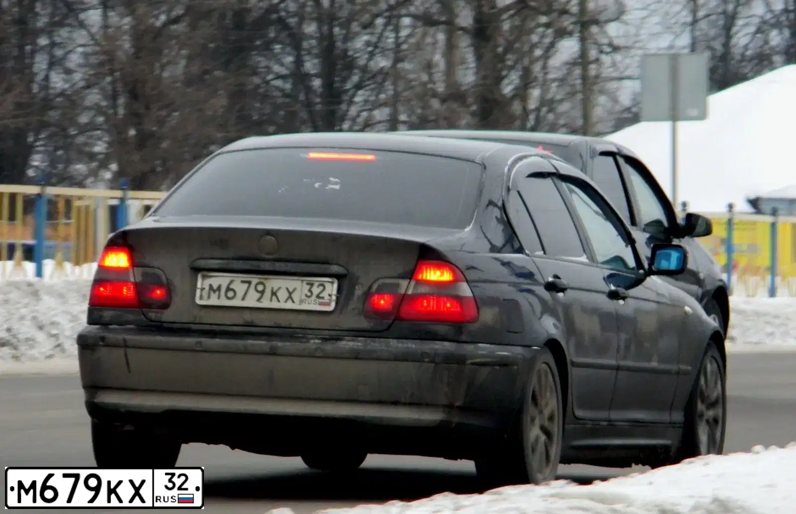 Фото автомобиля BMW 320, 2004 — госномер М130КМ761. Цвет: синий