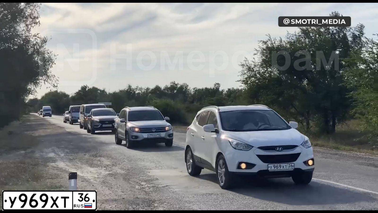 Фото автомобиля LADA XRAY, 2018 — госномер У969ХТ36. Цвет: СЕРЕБРИСТЫЙ