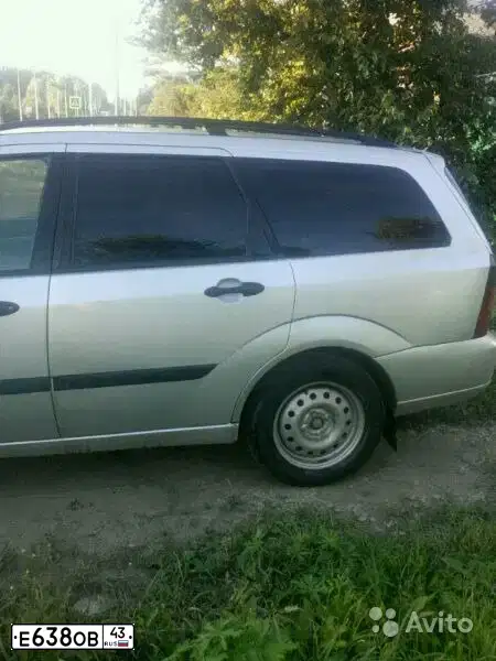 Фото автомобиля FORD FOCUS, 2000 — госномер В365РС43. Цвет: Серебристый