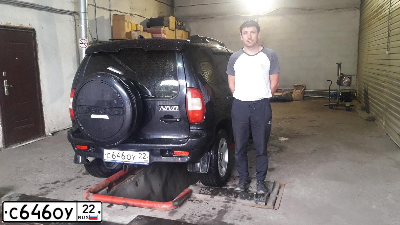 Фото автомобиля CHEVROLET NIVA 212300, 2007 — госномер К141ХР186. Цвет: ЧЕРНО-СИНИЙ