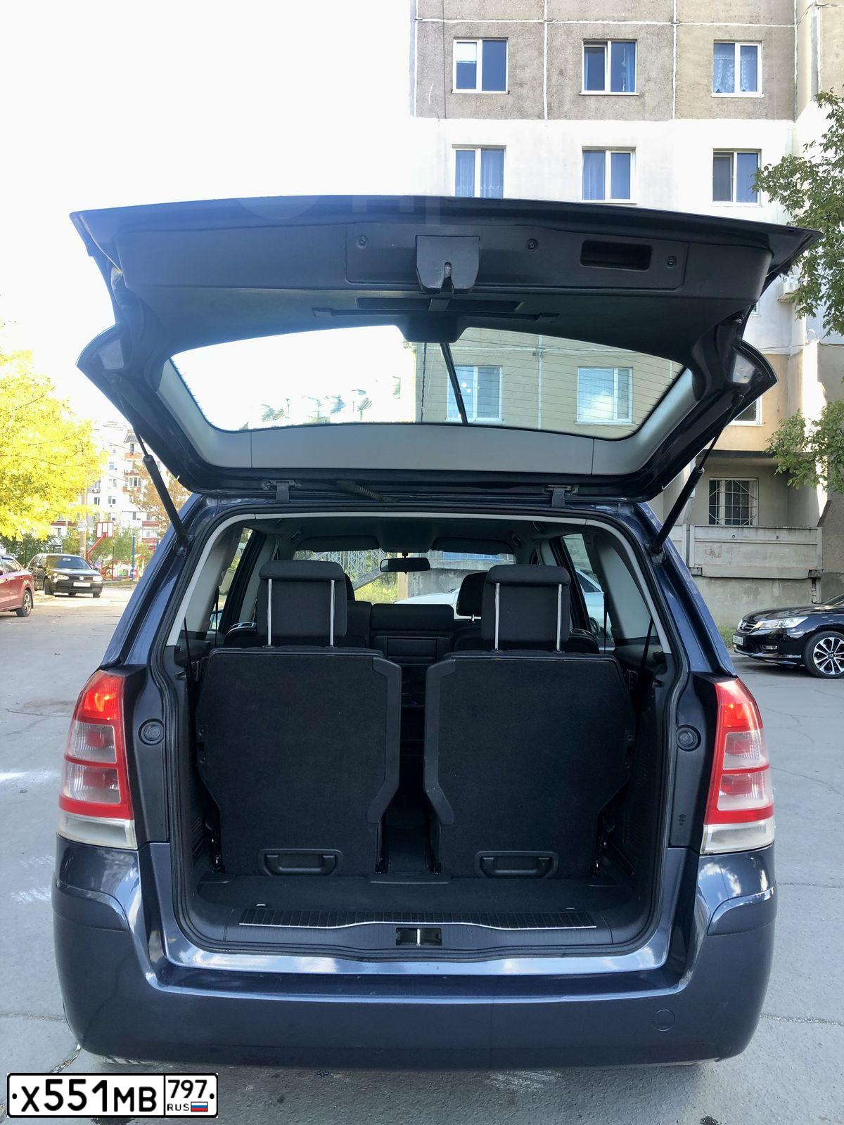 Фото автомобиля OPEL ZAFIRA, 2008 — госномер В755ВС92. Цвет: СЕРЫЙ ТЕМНЫЙ