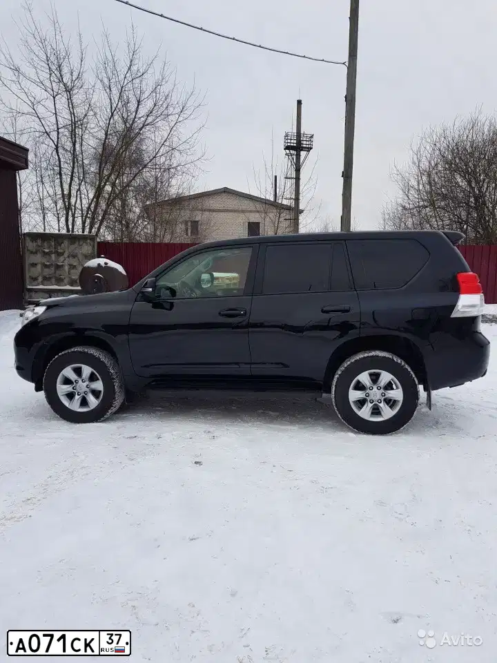 Фото автомобиля TOYOTA LANDCRUISER, 2013 — госномер А070ВК37. Цвет: ЧЕРНЫЙ