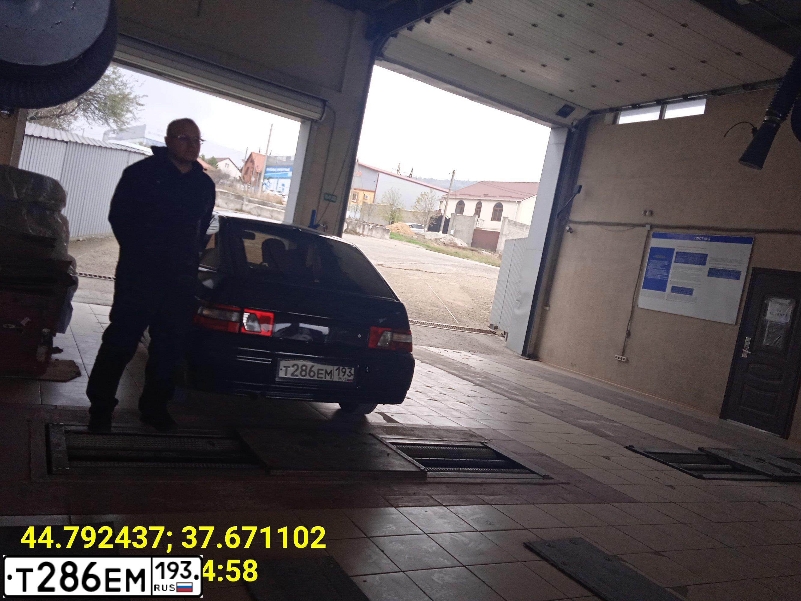 Фото автомобиля LADA 2112, 2006 — госномер У237ТУ52. Цвет: ЧЕРНЫЙ