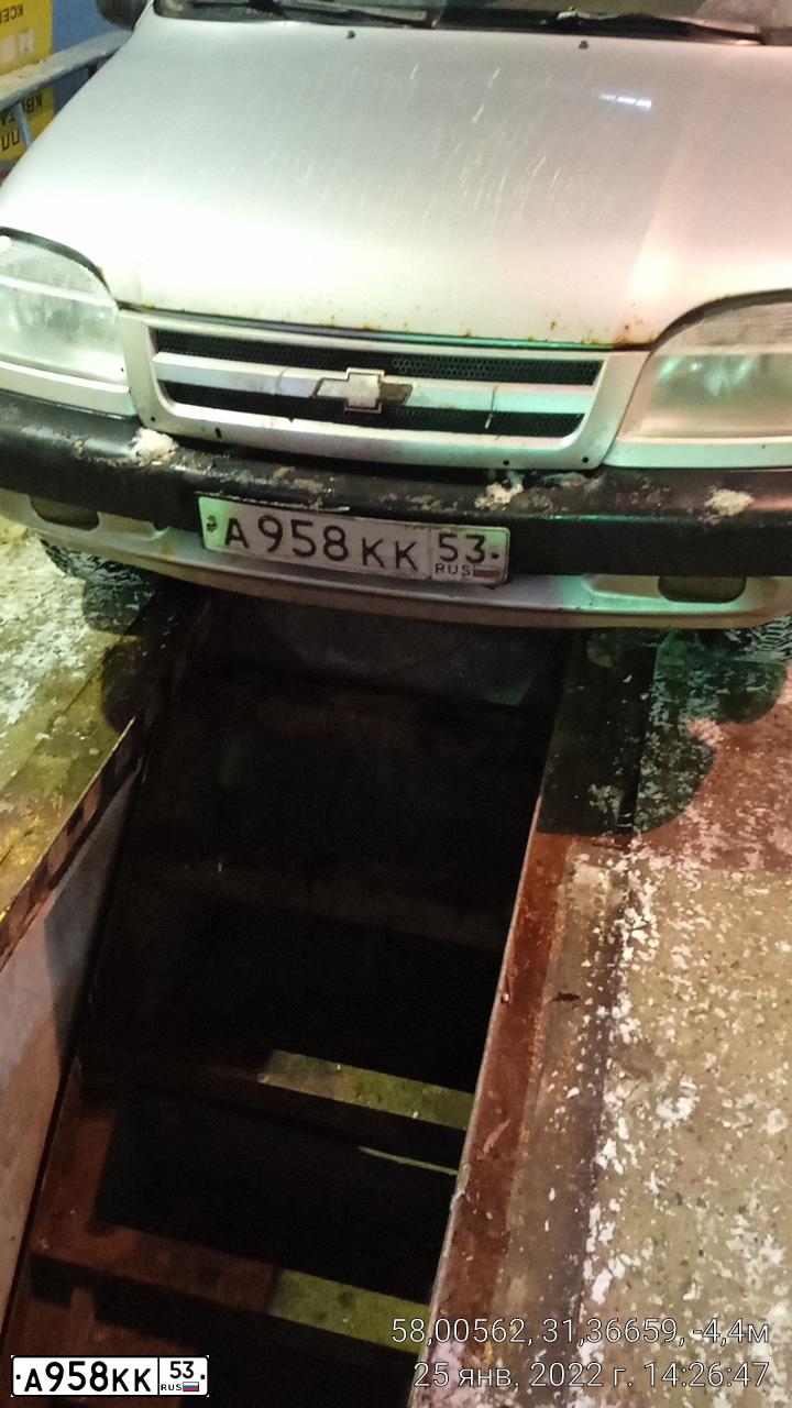 Фото автомобиля CHEVROLET NIVA, 2004 — госномер К412КХ53
