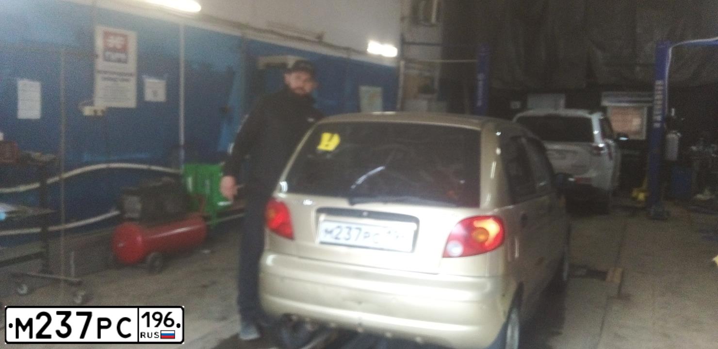 Фото автомобиля DAEWOO MATIZ, 2005 — госномер М237РС196. Цвет: БЕЖЕВЫЙ