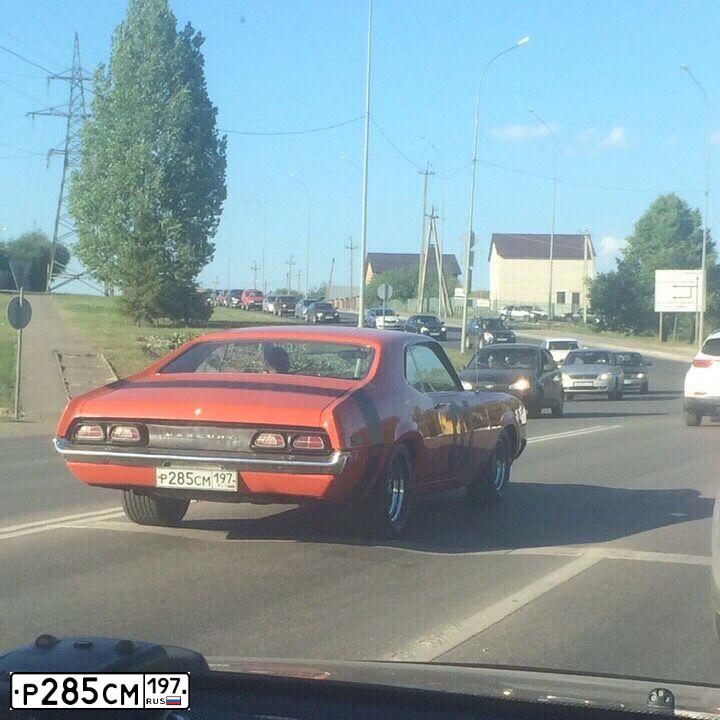 Фото автомобиля FORD UNSPECIFIED, 1985 — госномер Н600ОТ58. Цвет: Красный