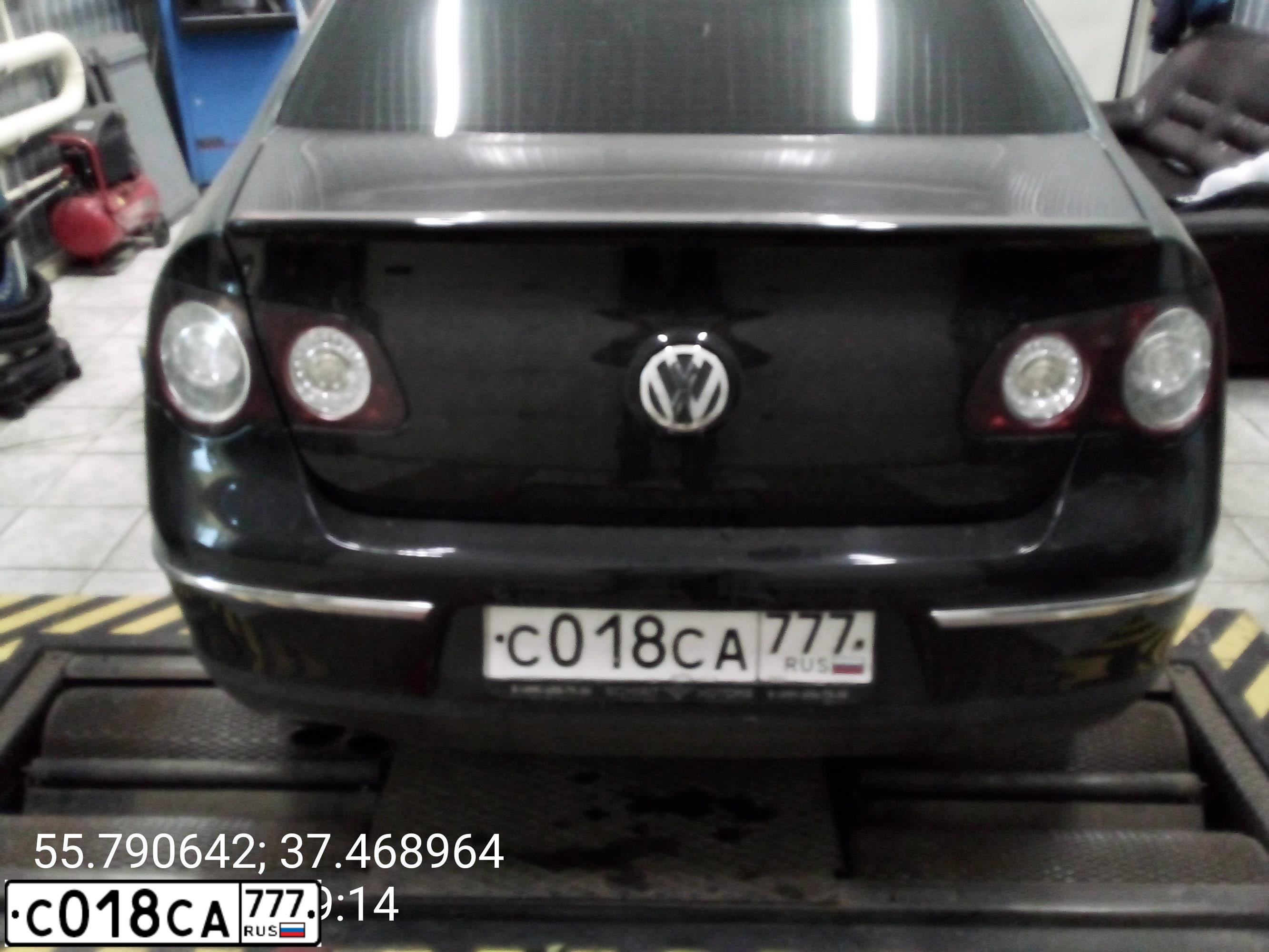 Фото автомобиля VOLKSWAGEN PASSAT, 2009 — госномер С018СА777. Цвет: ЧЕРНЫЙ