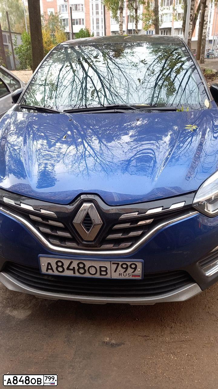 Фото автомобиля RENAULT KAPTUR, 2020 — госномер А848ОВ799. Цвет: МНОГОЦВЕТНЫЙ