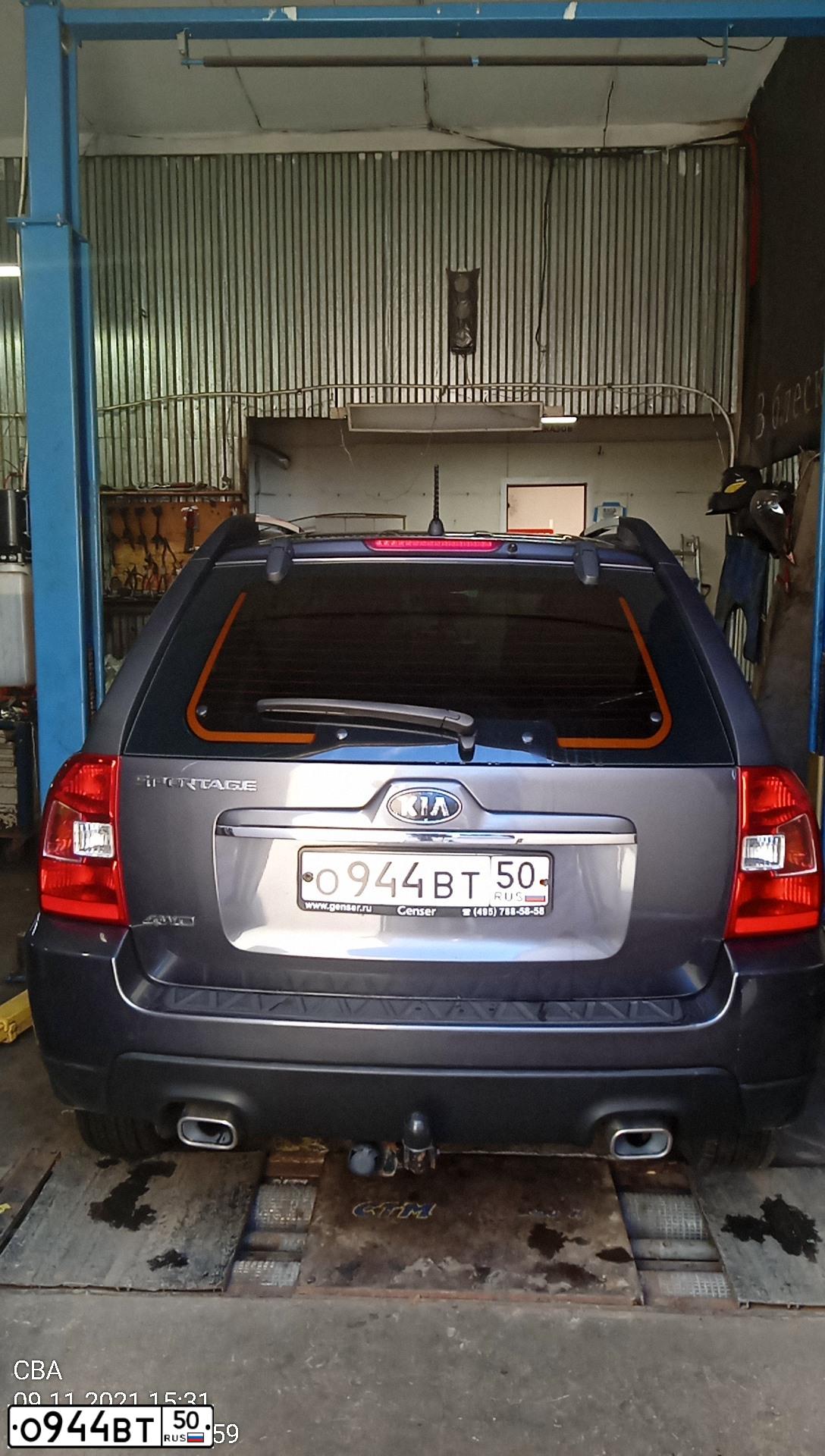 Фото автомобиля KIA SPORTAGE, 2010 — госномер О944ВТ50. Цвет: СЕРЫЙ