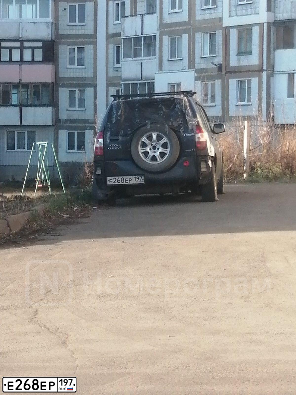 Фото автомобиля TAGAZ TINGO, 2010 — госномер Х111ТЕ124. Цвет: ТЕМНО-СЕРЫЙ