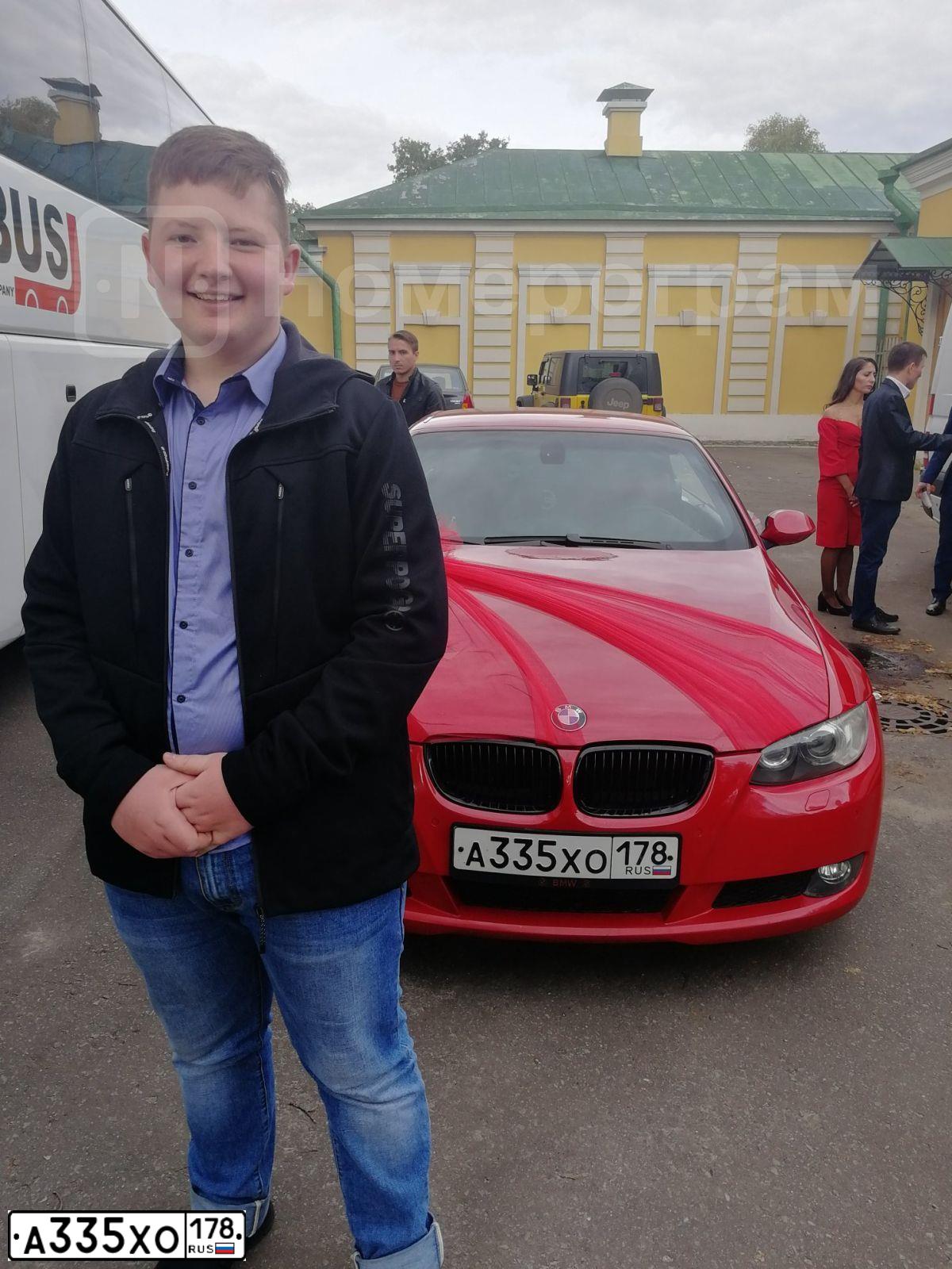 Фото автомобиля BMW 335I, 2007 — госномер К896ВМ147. Цвет: Красный
