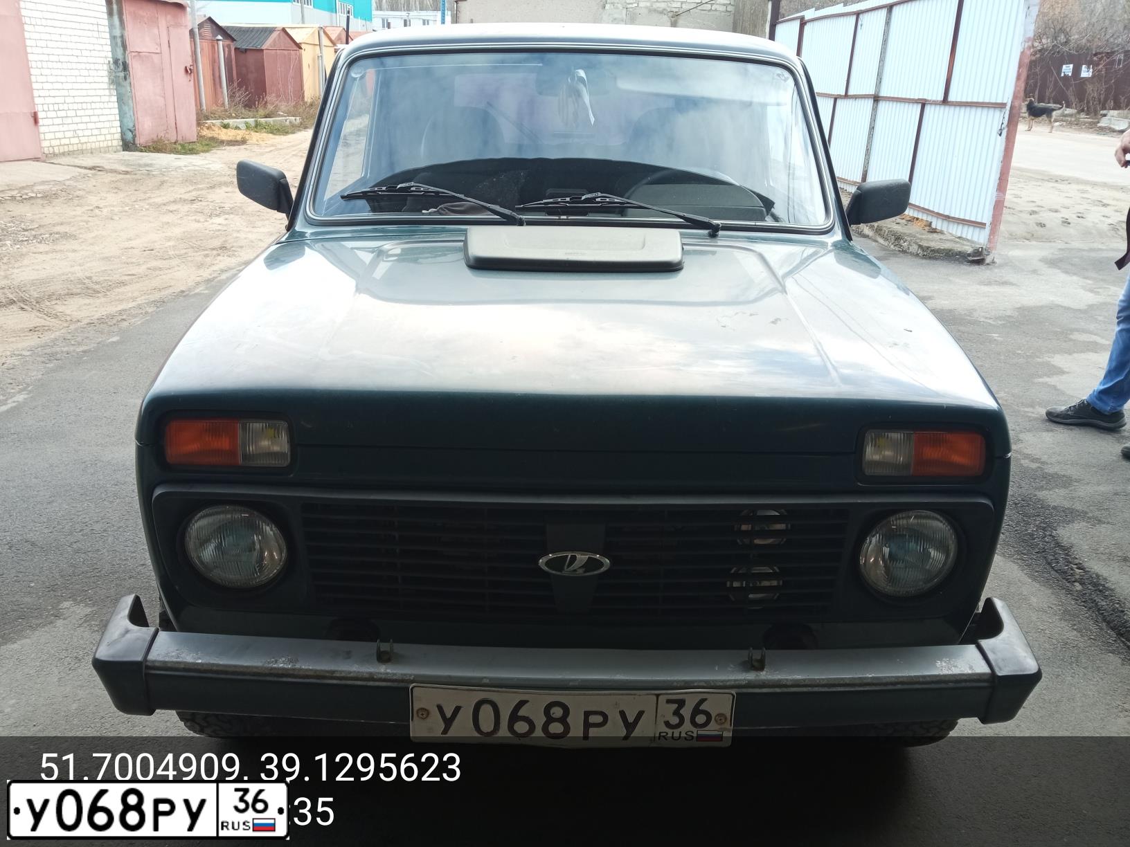 Фото автомобиля LADA 2121 NIVA, 2009 — госномер У068РУ36. Цвет: ТЕМНО-ЗЕЛЕНЫЙ