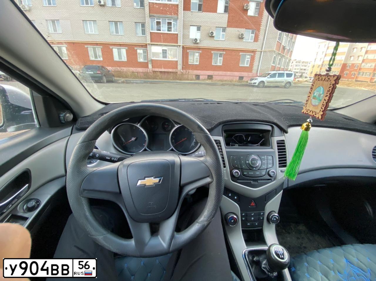 Фото автомобиля CHEVROLET CRUZE, 2012 — госномер В530ЕК156. Цвет: СЕРЕБРИСТЫЙ МЕТАЛЛИК