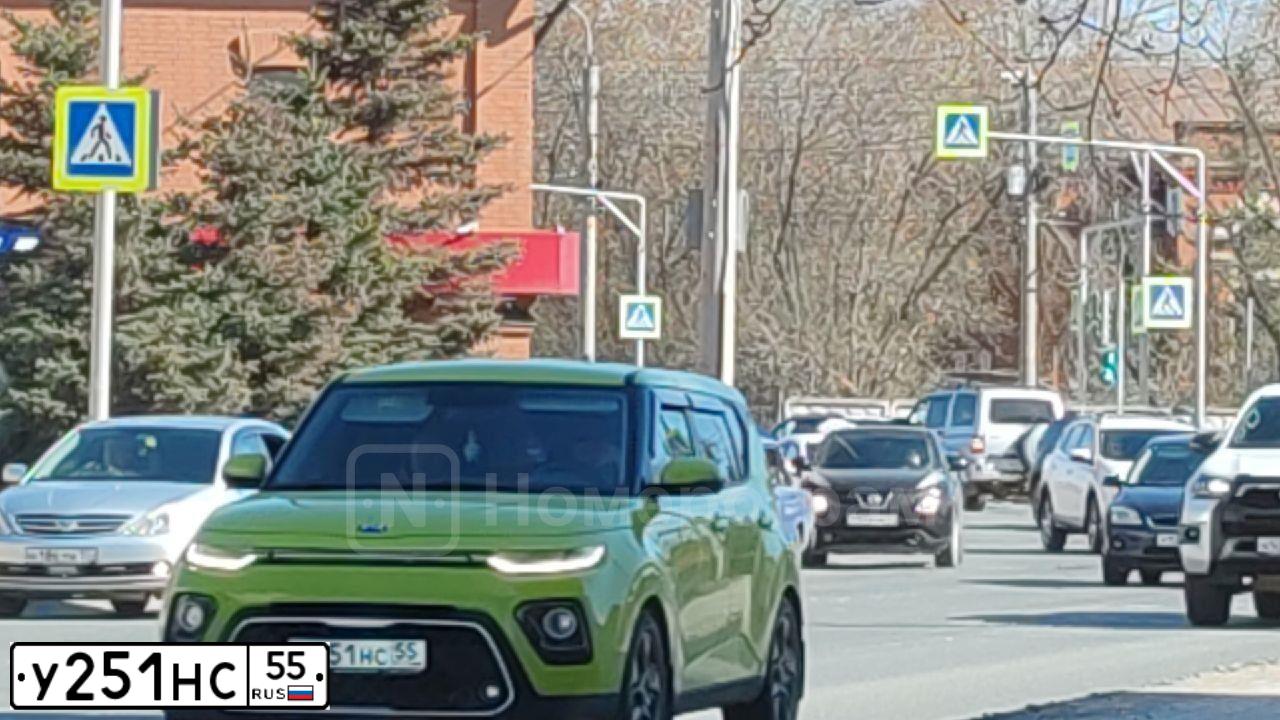 Фото автомобиля KIA SOUL, 2019 — госномер В689ХН37. Цвет: ЗЕЛЕНЫЙ