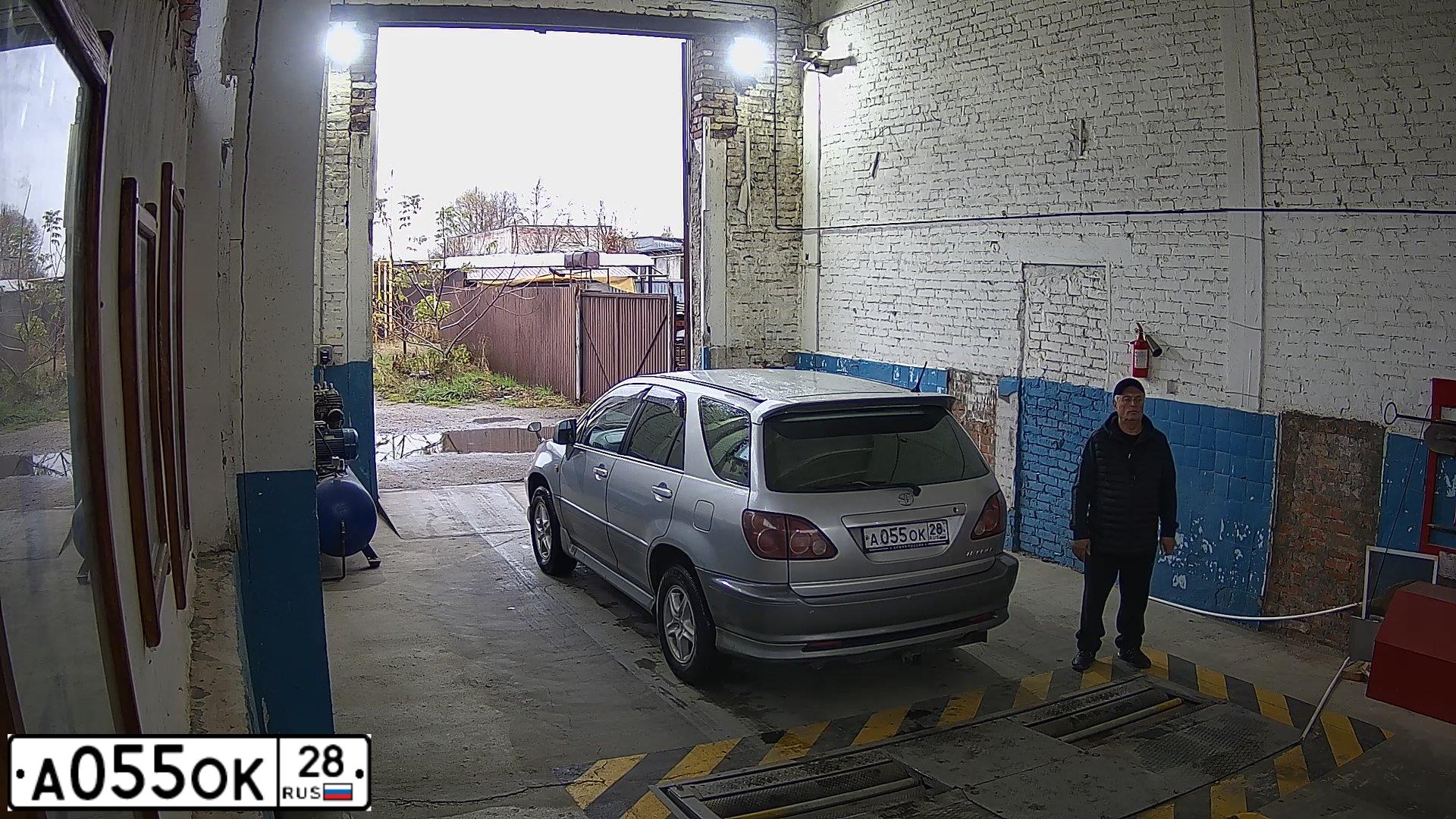 Фото автомобиля TOYOTA HARRIER, 1999 — госномер В776ВЕ01
