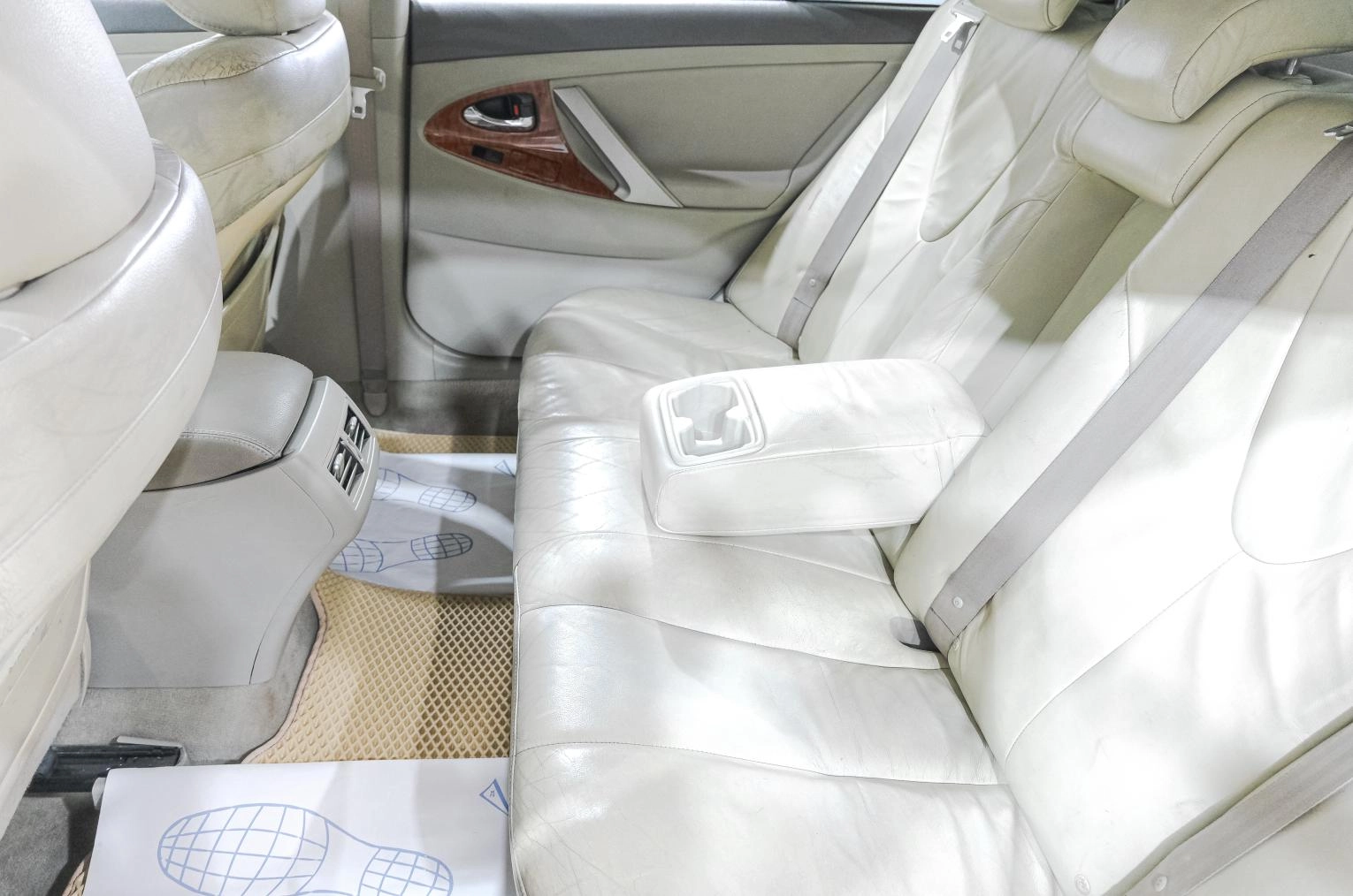 Фото автомобиля BMW SERIE 3, 2006 — госномер А055МХ122. Цвет: ТЕМНО-СЕРЫЙ
