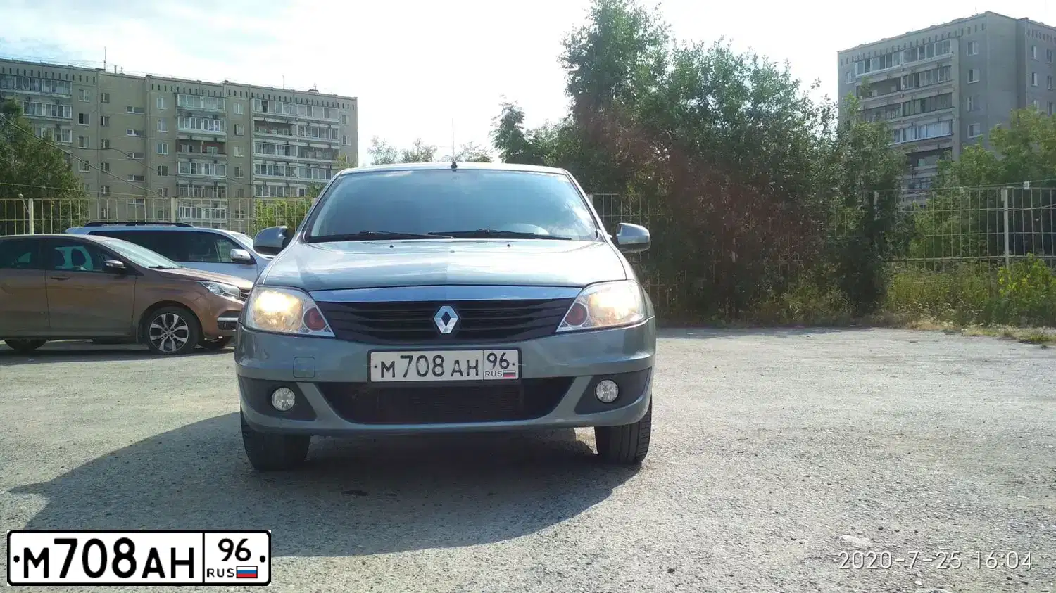 Фото автомобиля RENAULT LOGAN, 2012 — госномер М708АН96. Цвет: СИНИЙ