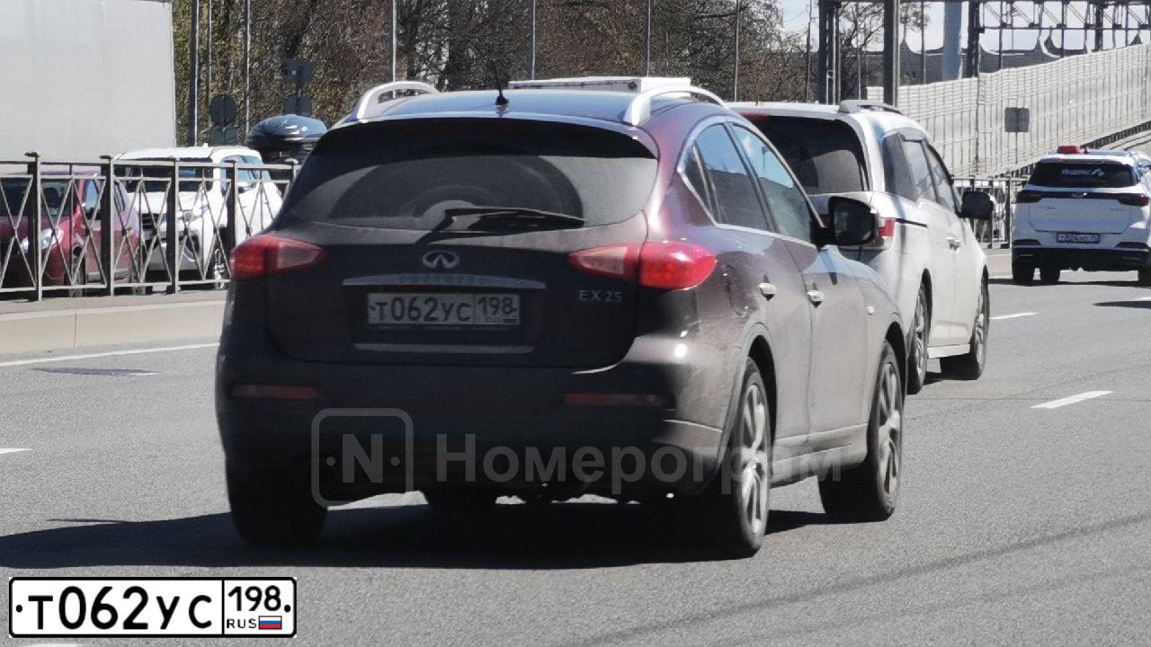 Фото автомобиля INFINITI QX50 /EX/, 2011 — госномер А188ТС147. Цвет: ТЕМНО-БОРДОВЫЙ