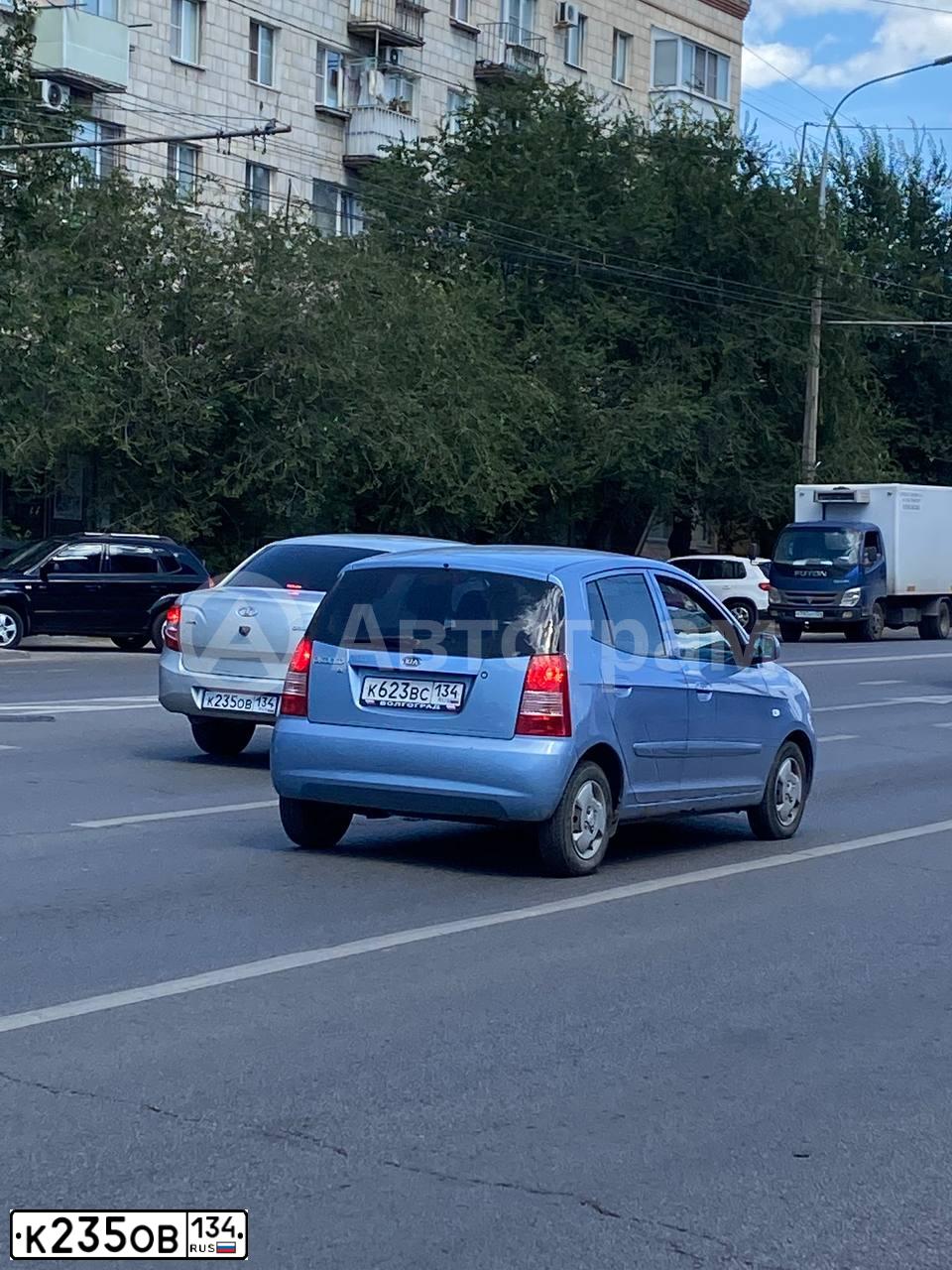 Фото автомобиля LADA 2190 GRANTA, 2015 — госномер К235ОВ134. Цвет: СЕРЕБРИСТЫЙ