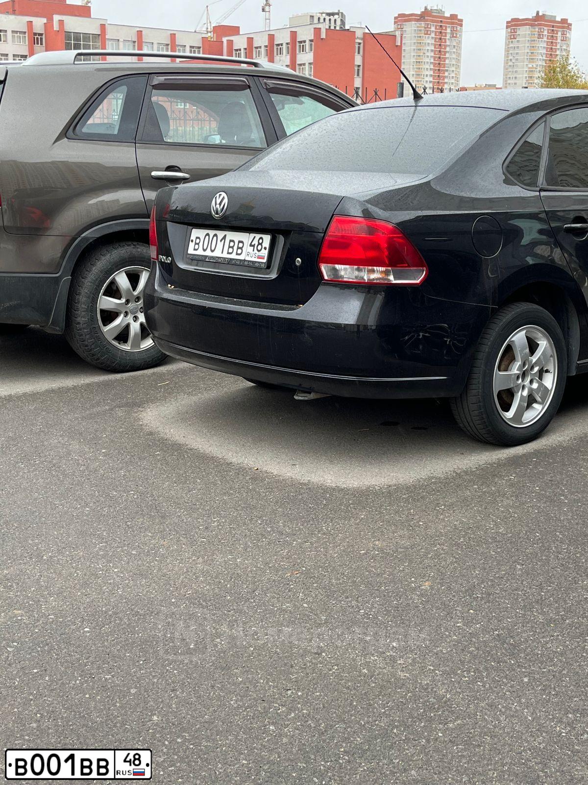 Фото автомобиля LADA 2105, 2005 — госномер В001ВВ48. Цвет: ТЕМНО-ЗЕЛЕНЫЙ
