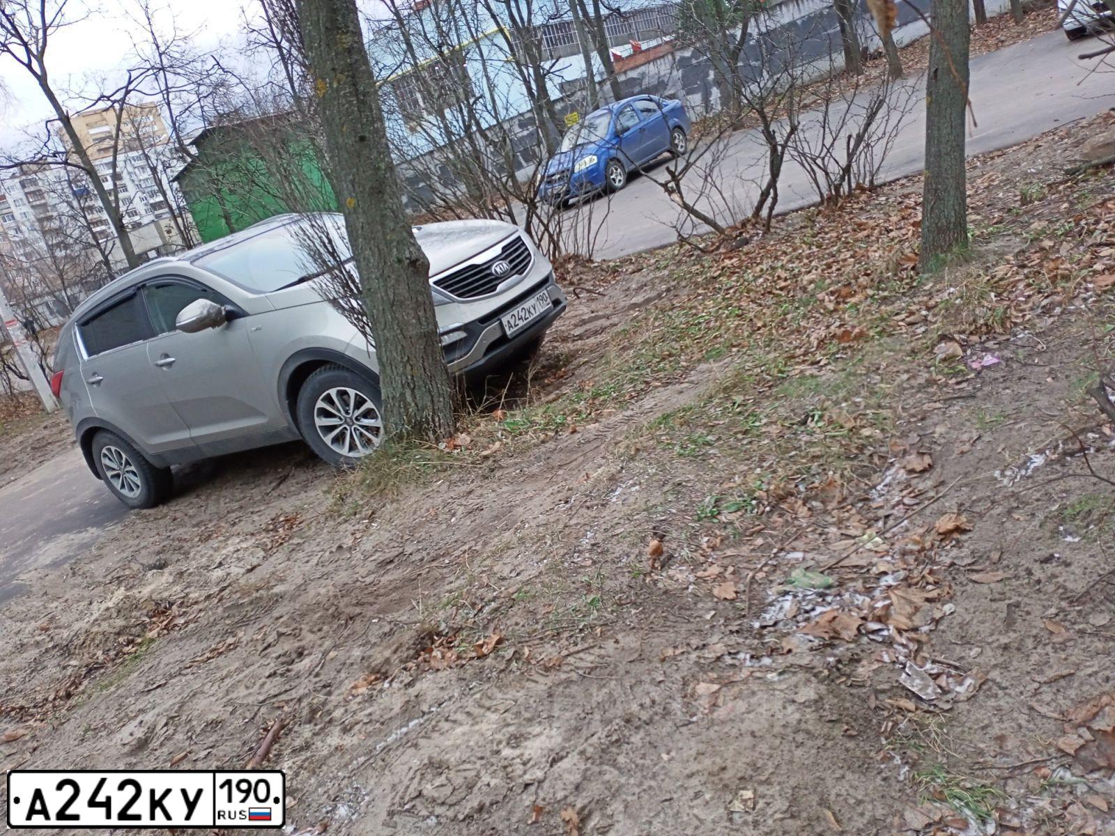 Фото автомобиля KIA SPORTAGE SLS, 2013 — госномер Н940НМ82