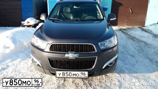 Фото автомобиля CHEVROLET CAPTIVA, 2012 — госномер У850МО96. Цвет: СЕРЫЙ
