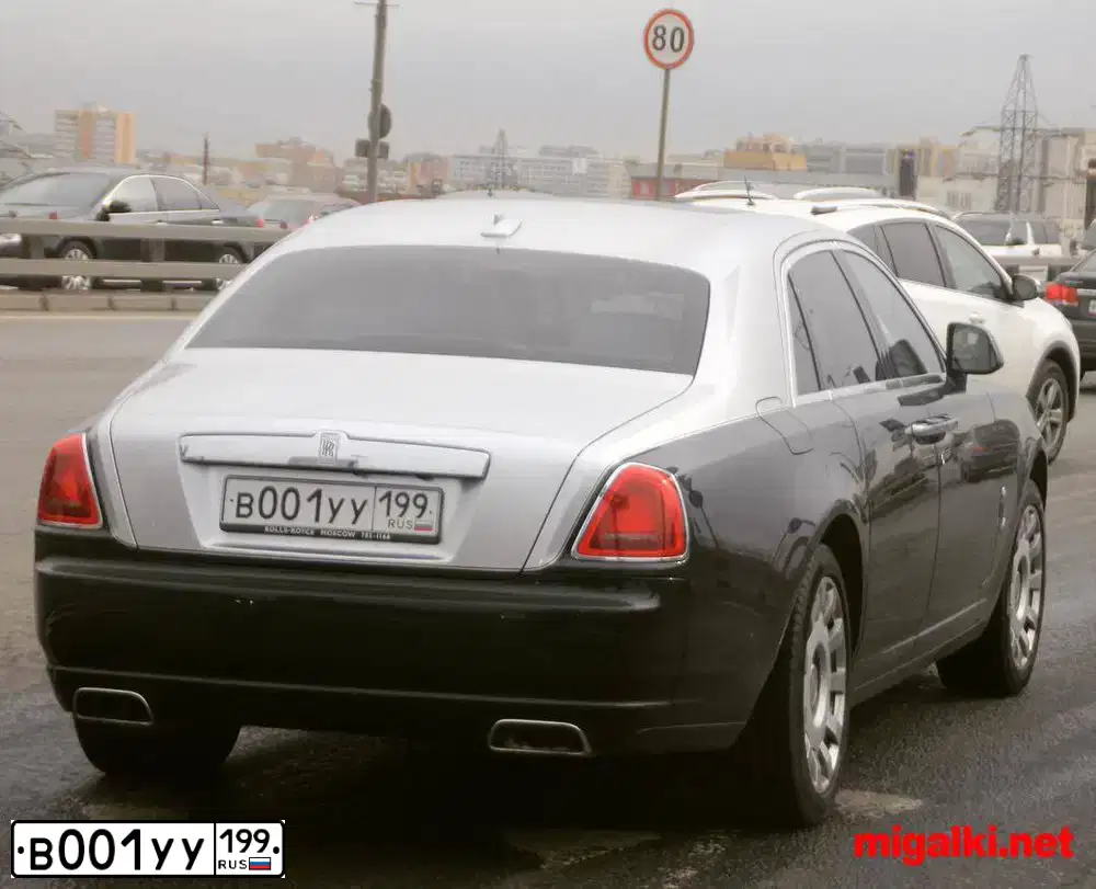 Фото автомобиля ROLLS ROYCE ROLLS-ROYCE GHOST, 2012 — госномер К336ТТ797. Цвет: СИНИЙ ТЕМНЫЙ