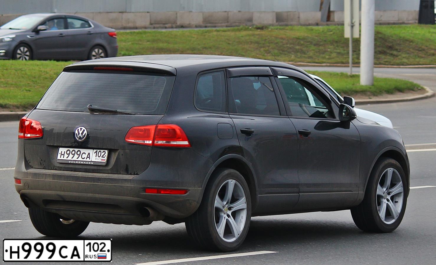 Фото автомобиля CHEVROLET CAPTIVA, 2012 — госномер Н999СА102. Цвет: ЧЕРНЫЙ