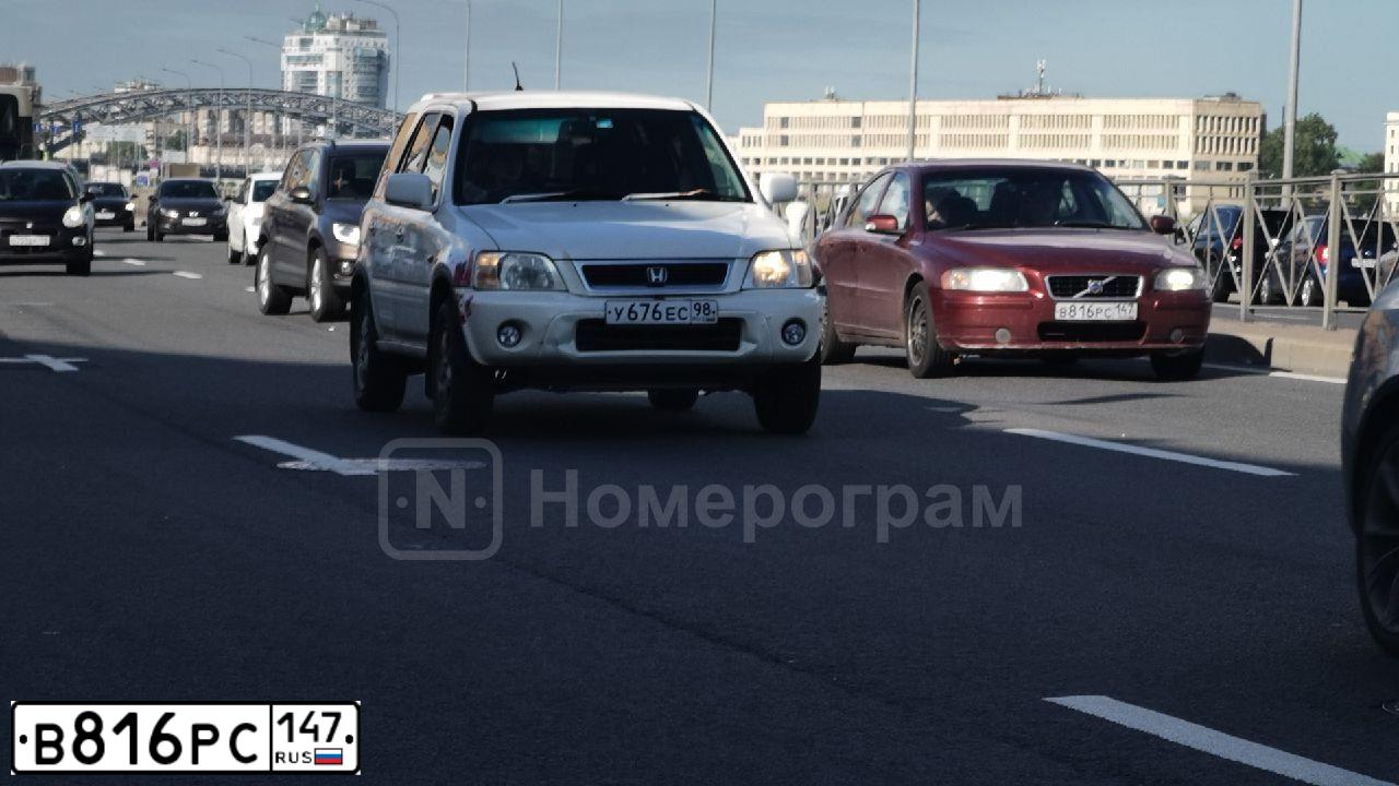 Фото автомобиля VOLVO S60, 2007 — госномер Н228ТУ198. Цвет: ТЕМНО-КРАСНЫЙ