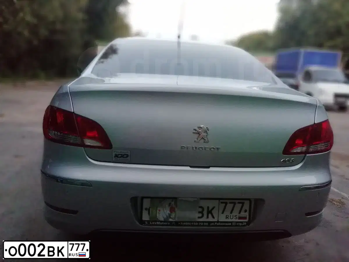 Фото автомобиля MERCEDES M-KLASSE, 2013 — госномер О002ВК777. Цвет: Белый