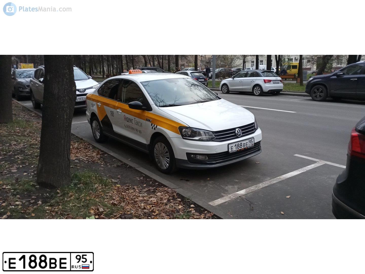 Фото автомобиля VOLKSWAGEN POLO, 2017 — госномер Р763КА126
