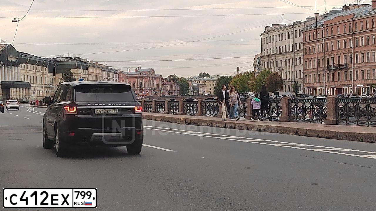 Фото автомобиля LANDROVER RANGE ROVER SPORT, 2013 — госномер Х386АА250. Цвет: ЧЕРНЫЙ