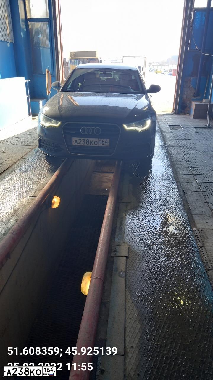 Фото автомобиля AUDI A6, 2013 — госномер А238КО164. Цвет: ЧЕРНО-СИНИЙ